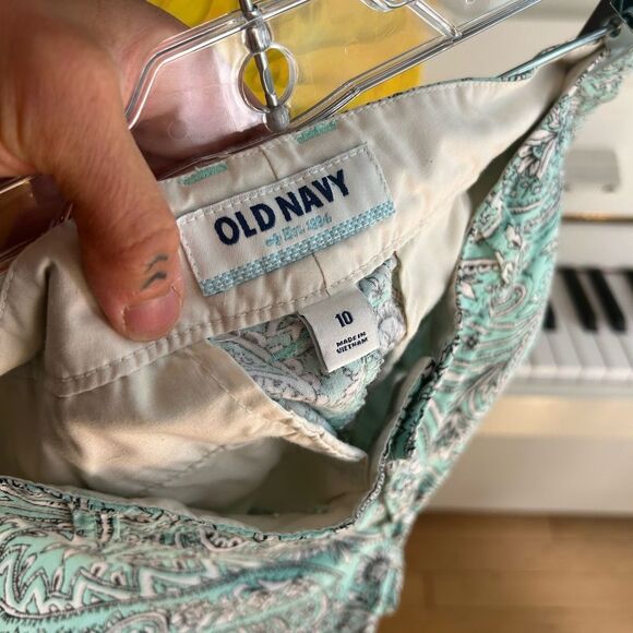 Old Navy Green Paisley Women's Shorts - Picture 9 of 14